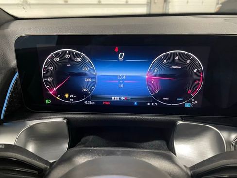 Used 2025 Mercedes-Benz GLB 250 GLB 250 image 21