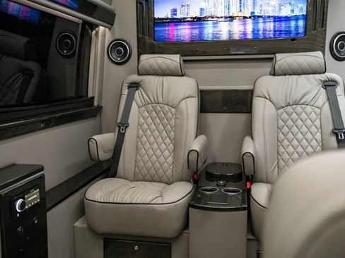 Used 2022 Mercedes-Benz Sprinter 3500 image 40