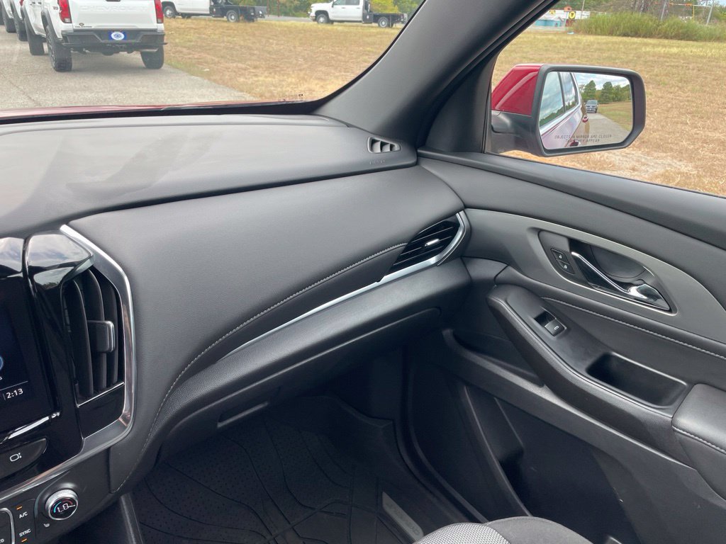 Used 2023 Chevrolet Traverse LT FWD image 31