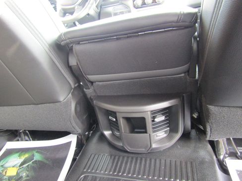 Used 2025 RAM 3500 Tradesman w/ Chrome Appearance Group image 17