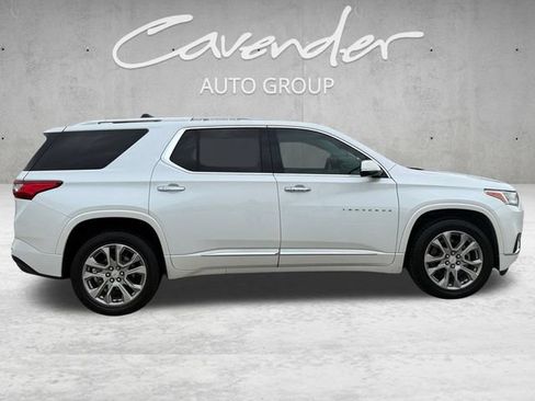 Used 2018 Chevrolet Traverse Premier w/ Driver Confidence II Package FWD image 17