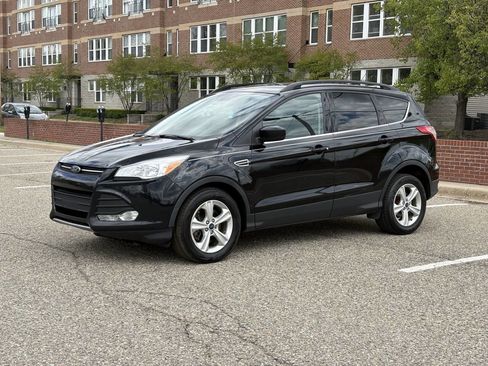 Used 2016 Ford Escape SE w/ Equipment Group 201A AWD/4WD image 3