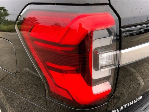Used 2023 Ford Expedition Platinum AWD/4WD image 28