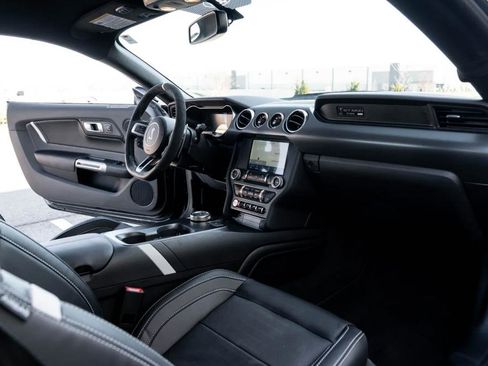 Used 2022 Ford Mustang Shelby GT500 w/ Technology Package image 23