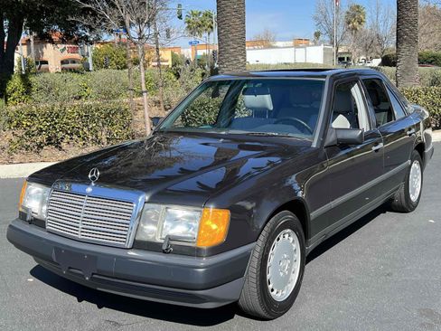 Used 1987 Mercedes-Benz 300 D Turbo image 11
