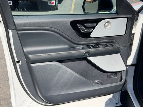 New 2026 Lincoln Aviator Reserve AWD/4WD image 14