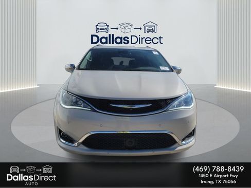 Used 2017 Chrysler Pacifica Limited w/ UConnect Theater Package image 3