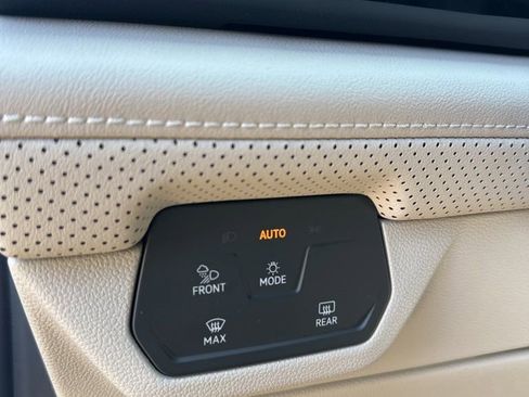 New 2026 Volkswagen Atlas SE FWD image 11