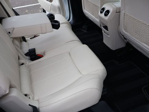 Used 2022 Mercedes-Benz GLB 250 4MATIC image 27