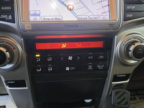 Used 2011 Toyota 4Runner Limited image 18