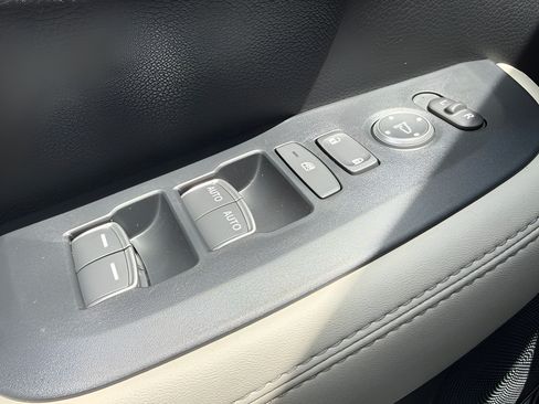 New 2027 Honda HR-V EX-L image 17