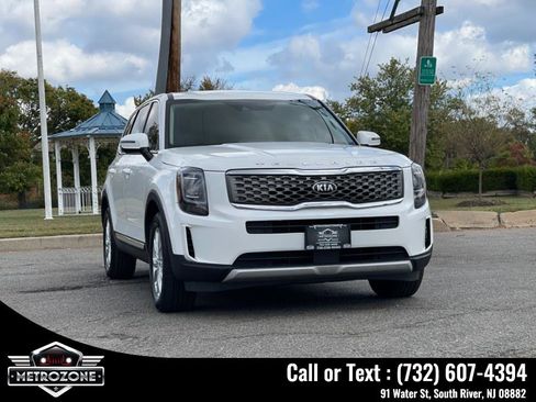 Used 2021 Kia Telluride LX image 16