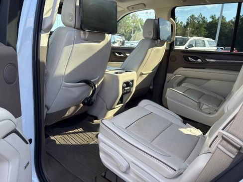 Used 2021 GMC Yukon Denali w/ Denali Ultimate Package image 23