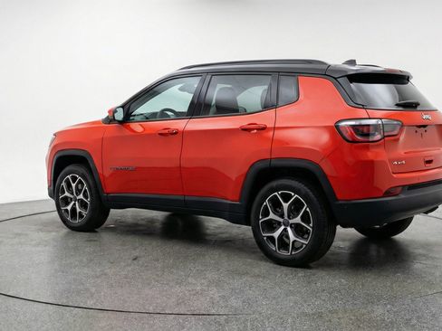 Used 2025 Jeep Compass Limited image 6