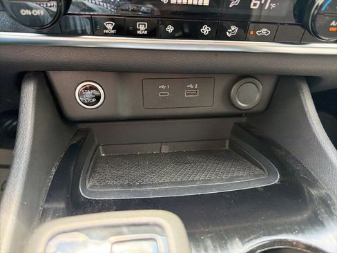 Used 2022 Nissan Rogue SV FWD image 37