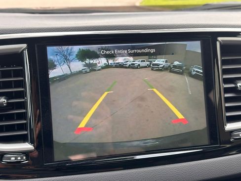 Used 2026 Chrysler Pacifica Select image 33