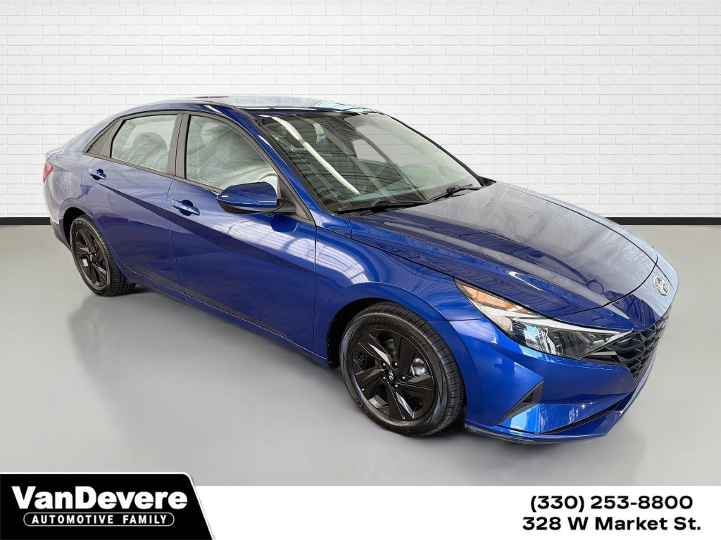 Used 2022 Hyundai Elantra SEL w/ Preferred Accessory Package FWD image 1