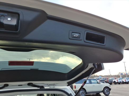 Used 2018 Subaru Forester 2.5i Limited image 8