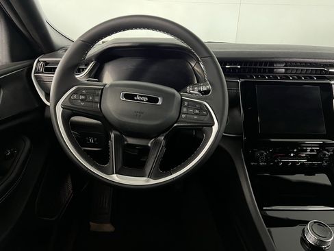 Certified 2025 Jeep Grand Cherokee L Laredo w/ Luxury Tech Group I image 13