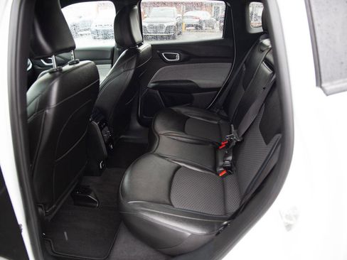 Used 2024 Jeep Compass Latitude image 21