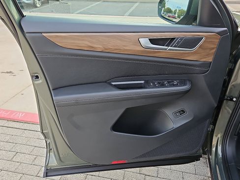 New 2026 Volkswagen Atlas SE image 14