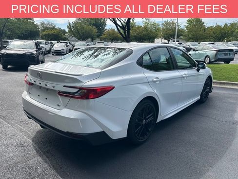 Used 2025 Toyota Camry SE FWD image 8