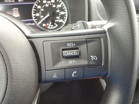 Used 2024 Nissan Rogue S AWD/4WD image 16