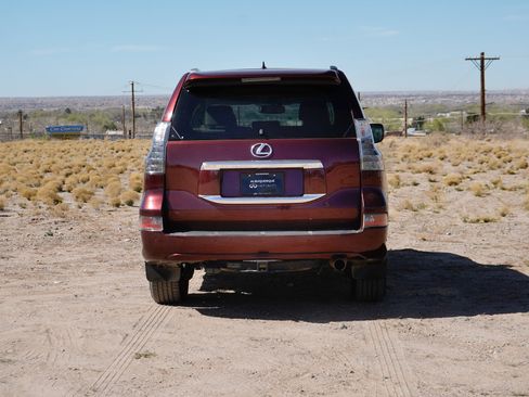 Used 2019 Lexus GX 460 Premium w/ Premium Package image 13
