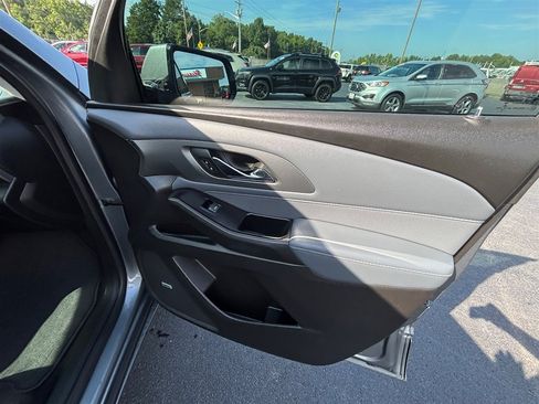 Used 2019 Chevrolet Traverse Premier w/ Driver Confidence II Package FWD image 31