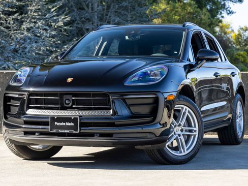 Certified 2025 Porsche Macan AWD/4WD image 1