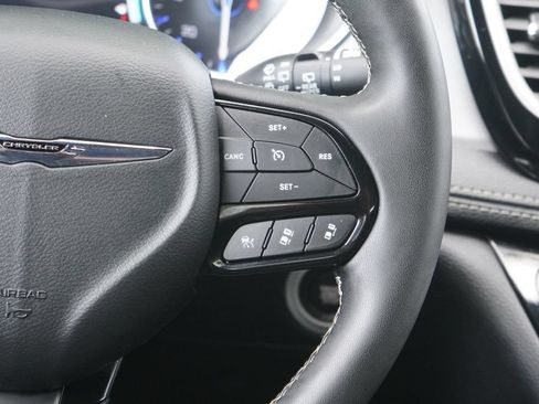 Used 2024 Chrysler Pacifica Touring-L w/ S Appearance Package FWD image 15