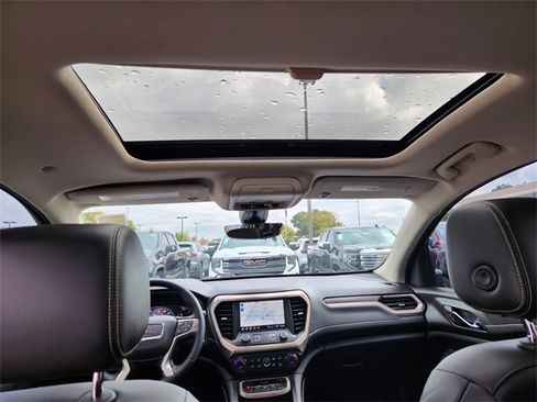 Used 2023 GMC Acadia Denali w/ Black Diamond Edition image 17