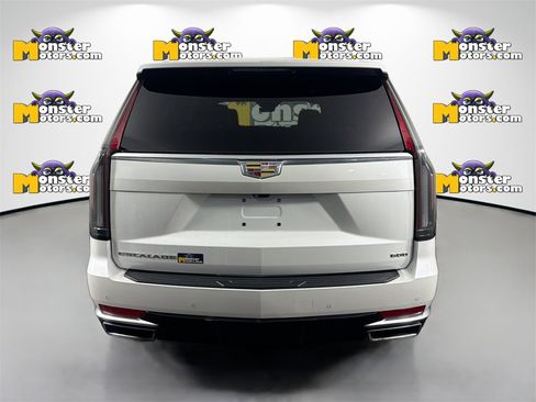 Used 2022 Cadillac Escalade ESV Premium Luxury image 6