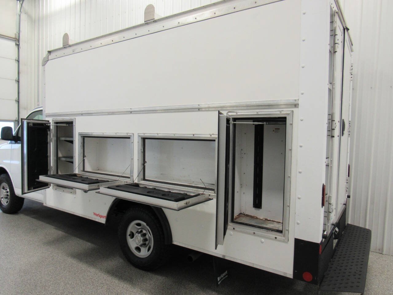Used 2020 Chevrolet Express 3500 w/ Power Convenience Package RWD image 22