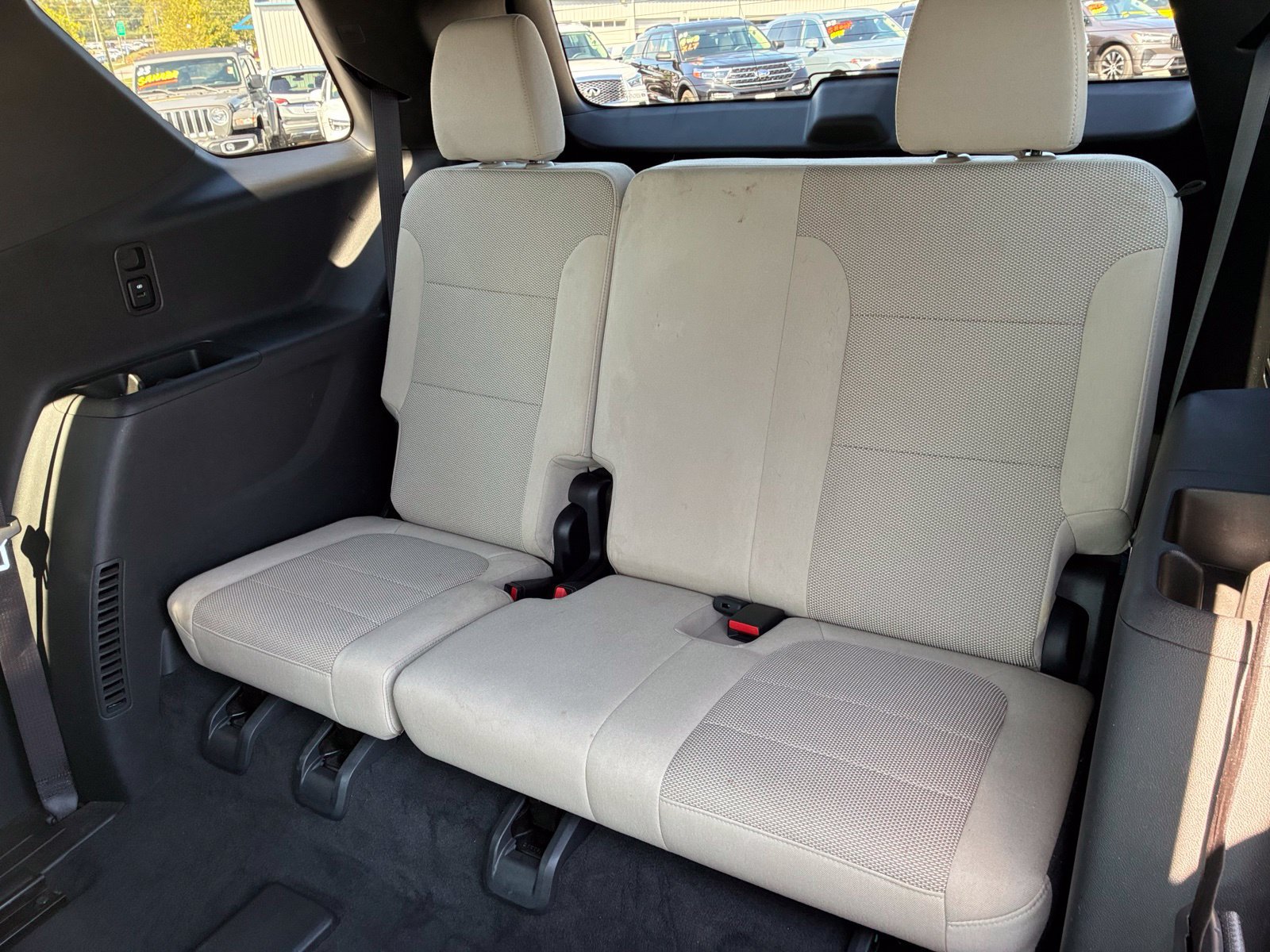 Used 2023 Chevrolet Traverse LT w/ LPO, Cargo Package AWD/4WD image 16