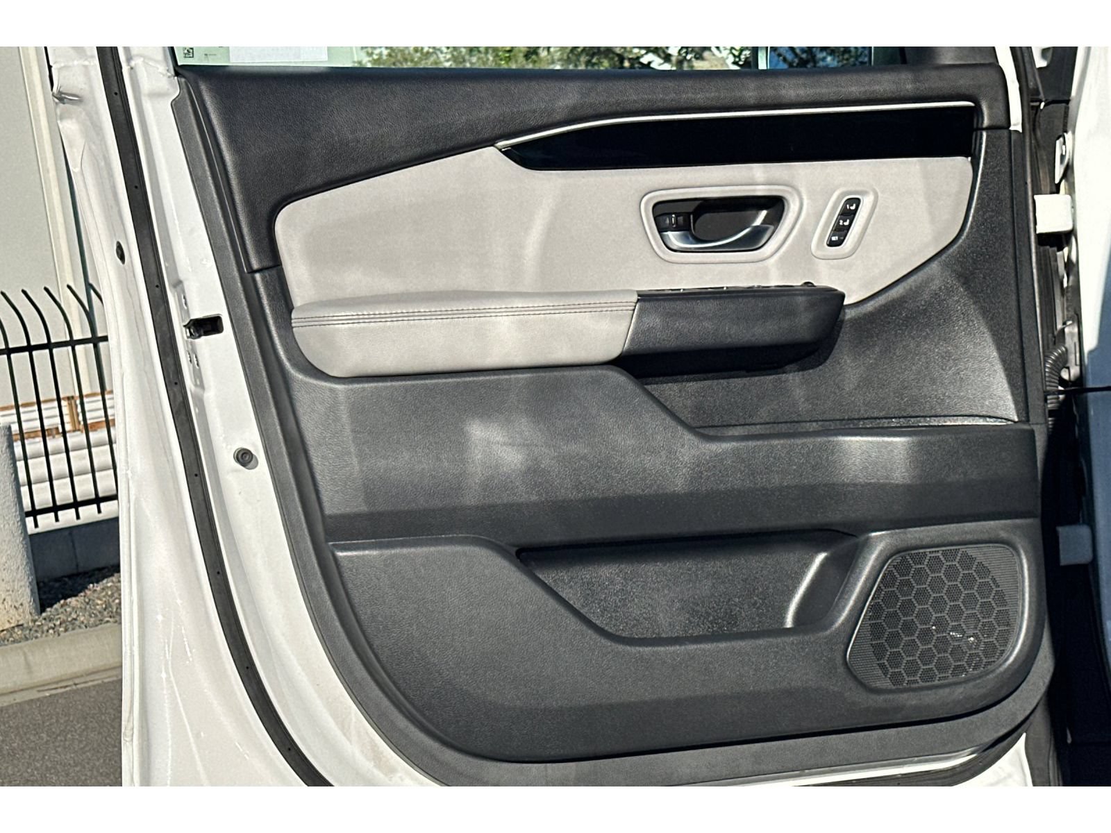 Used 2024 Honda Pilot EX-L image 11