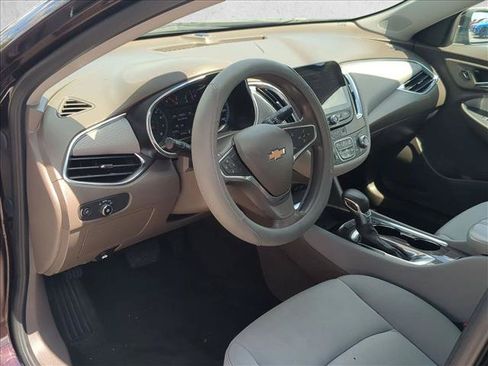 Used 2021 Chevrolet Malibu LT FWD image 10