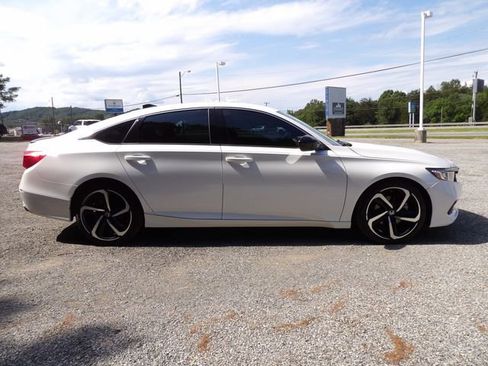 Used 2022 Honda Accord Sport image 5