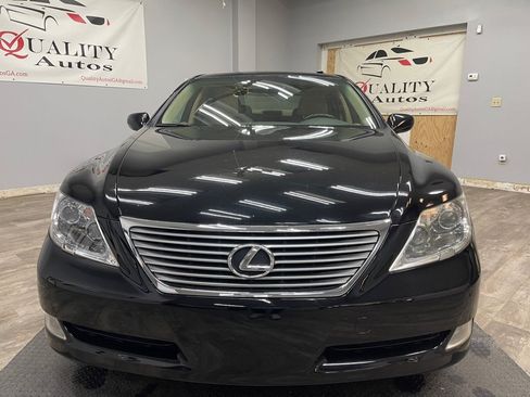 Used 2009 Lexus LS 460 L w/ Executive Class Seating Pkg RWD image 3