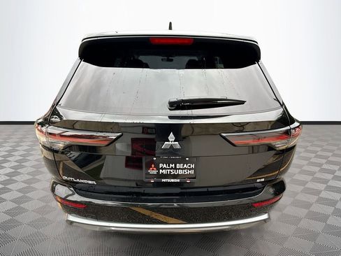 New 2026 Mitsubishi Outlander SE image 6