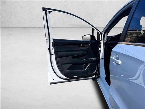 Used 2025 Honda Odyssey Touring image 18