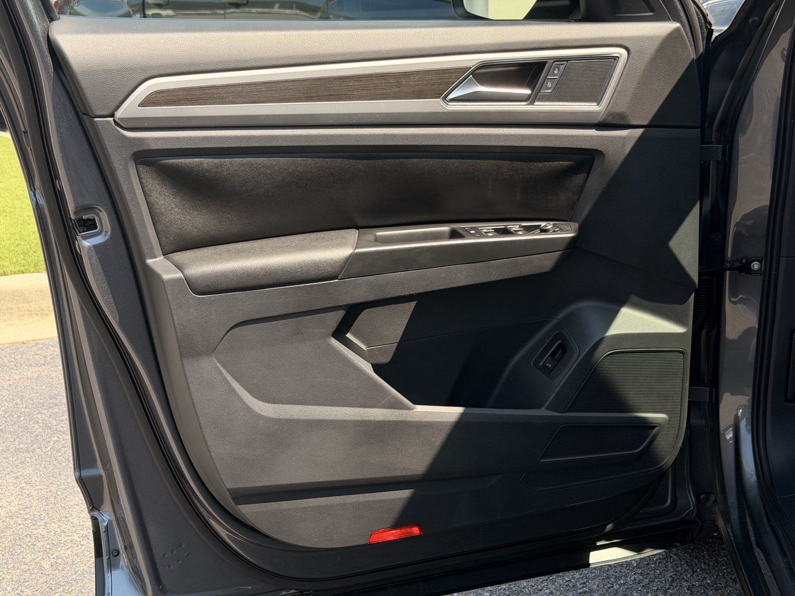 Used 2018 Volkswagen Atlas SEL FWD image 15