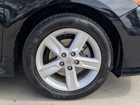 Used 2014 Toyota Camry SE FWD image 8