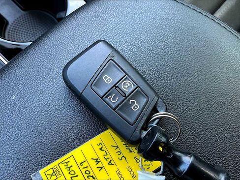 Used 2019 Volkswagen Atlas SEL Premium image 14