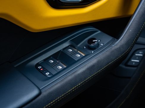 Used 2024 Lamborghini Urus S AWD/4WD image 47