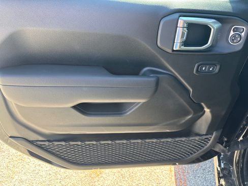 New 2026 Jeep Gladiator Sport image 10