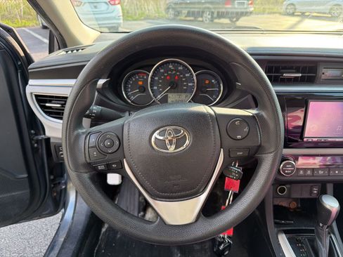 Used 2014 Toyota Corolla LE image 12