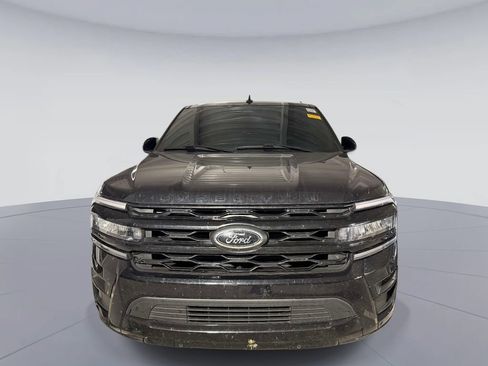 Used 2024 Ford Expedition Limited AWD/4WD image 2