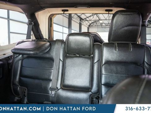 Used 2019 Jeep Wrangler Unlimited Sahara AWD/4WD image 17