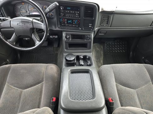 Used 2006 Chevrolet Silverado 2500 LT w/ Heavy-Duty Power Package image 14